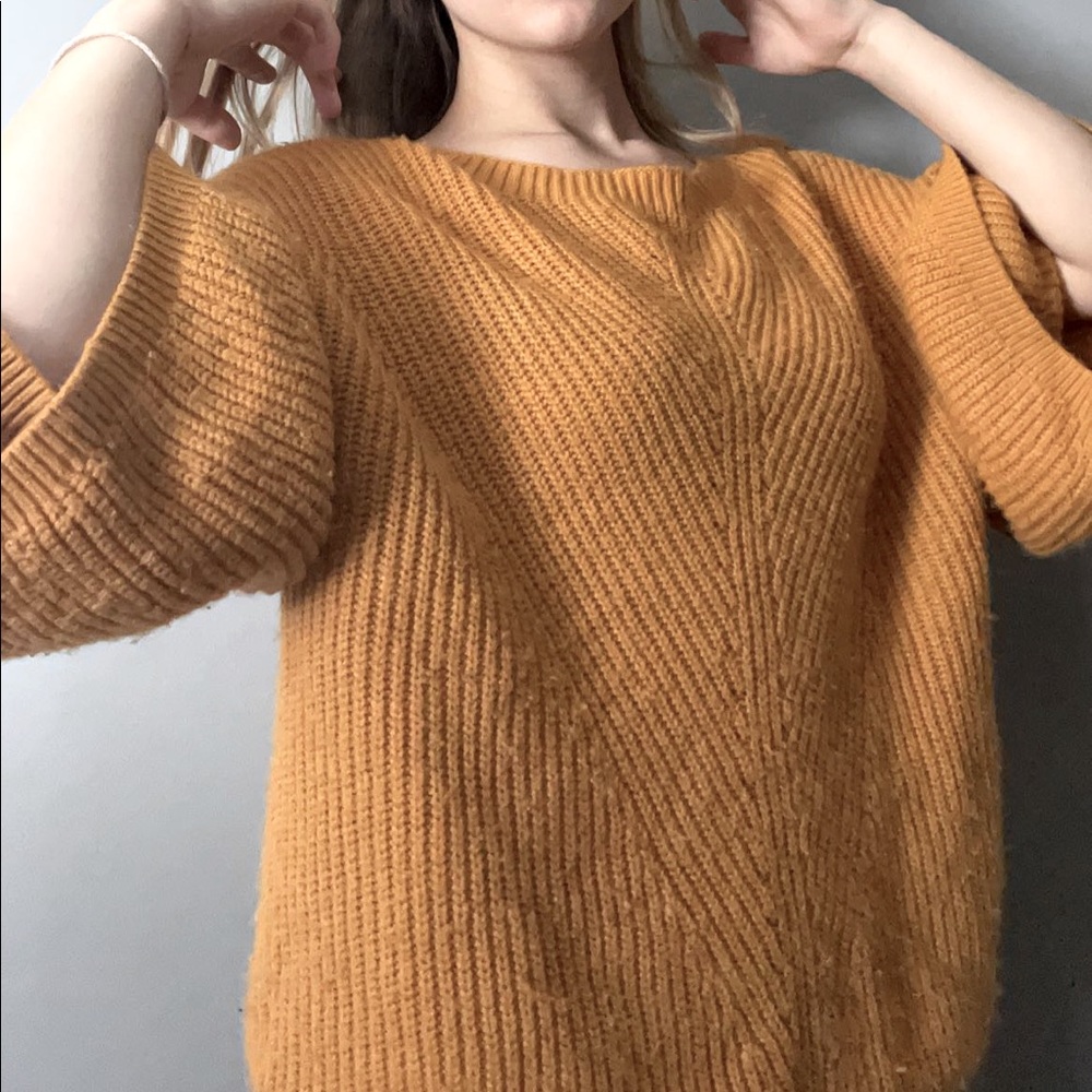 Cable & Gauge yellow wide crew neck sweater